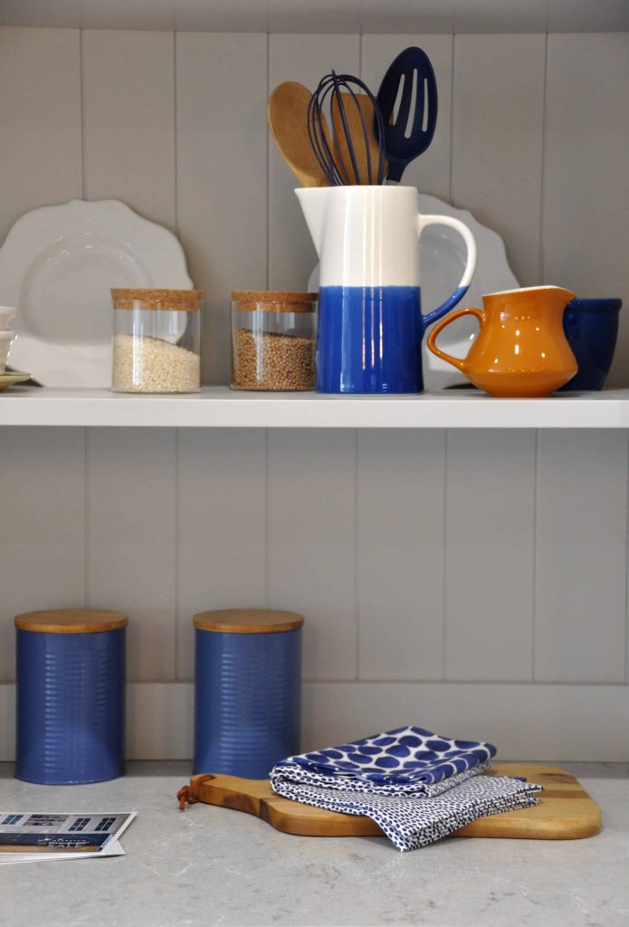 kitchen accessories colour