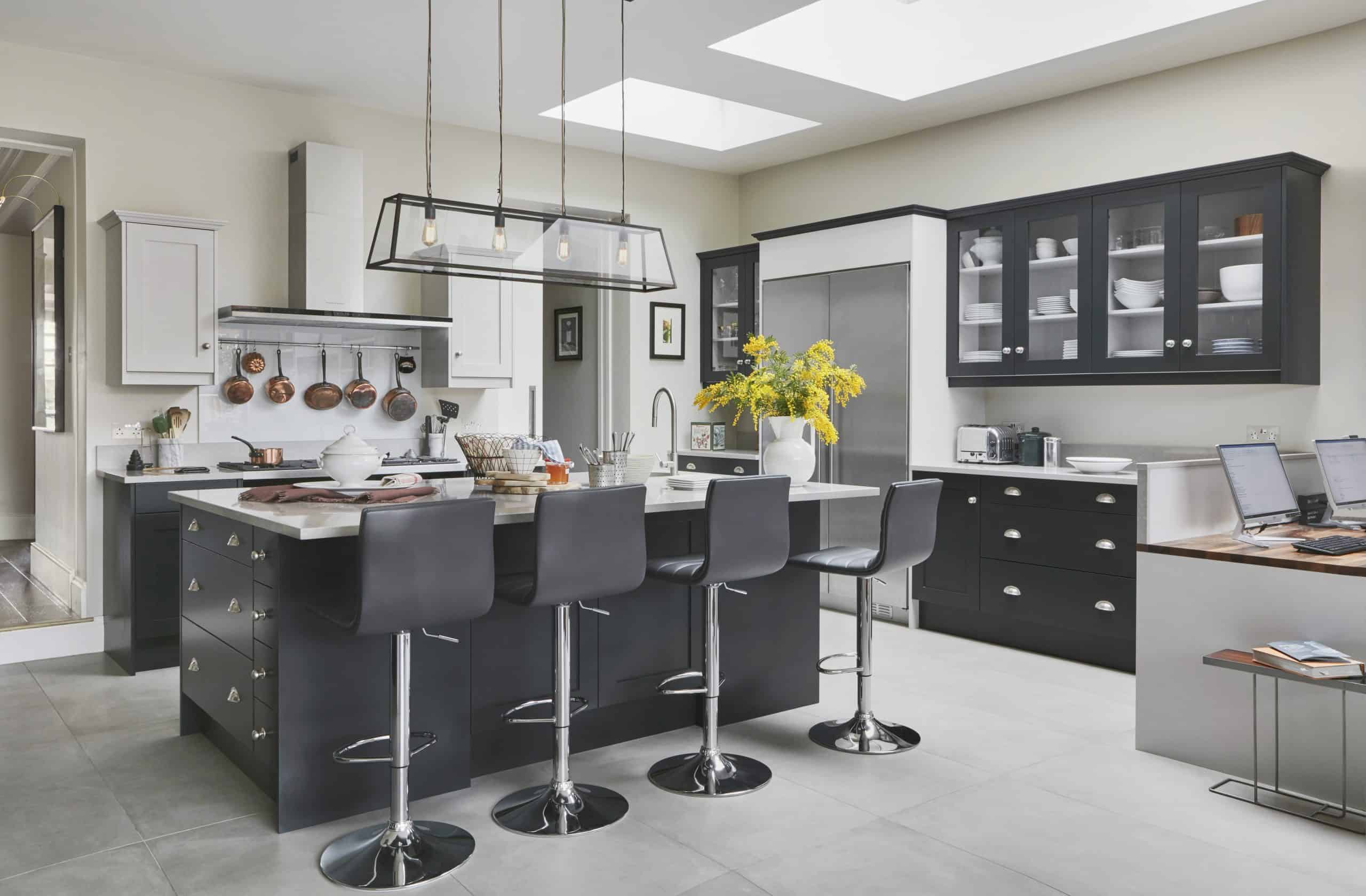 10 Aesthetic Accent Colours for Grey Kitchens